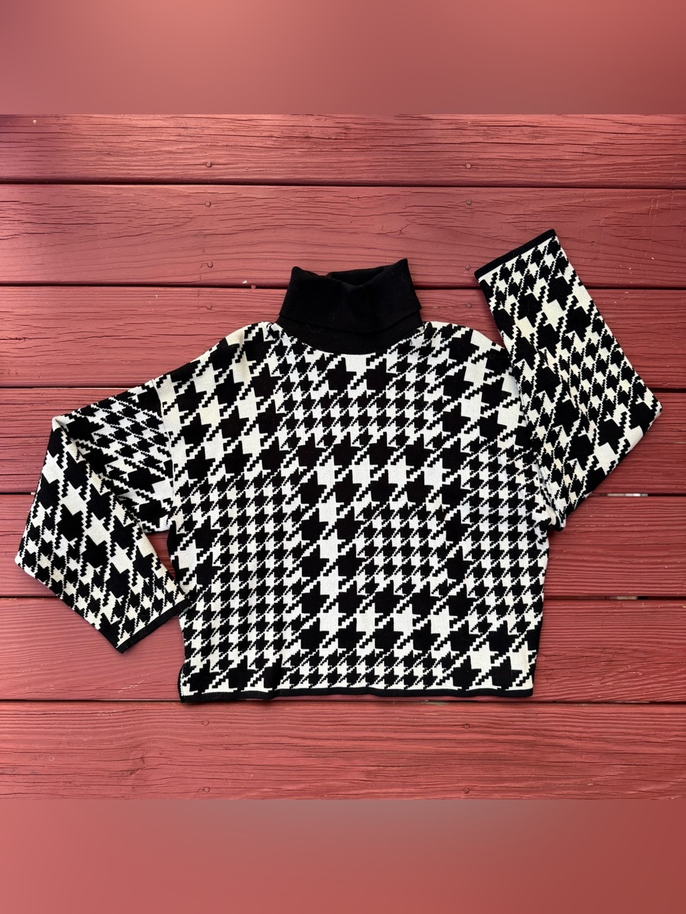H&M Black & White Houndstooth Turtleneck Sweater
